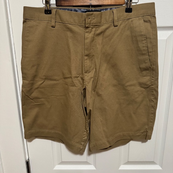 Men’s Aiden Stretch Short (34) in Acorn | Banana Republic - Picture 2 of 11